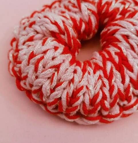 Scrap yarn scrunchie pink and red