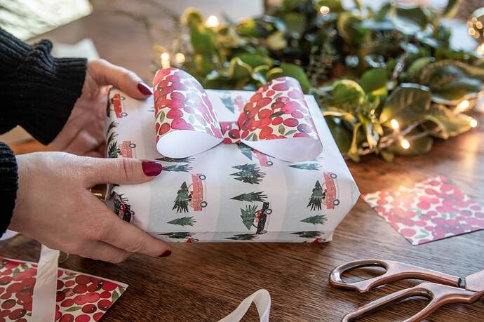 4-easy-ways-to-use-leftover-wrapping-paper