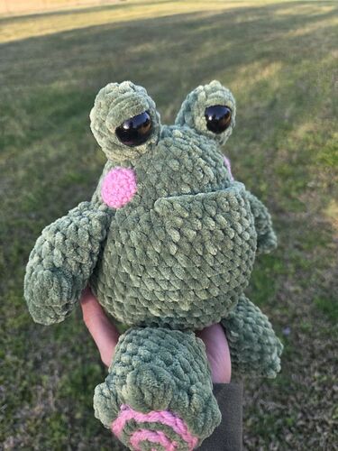 Gumdrop Frog blush placement
