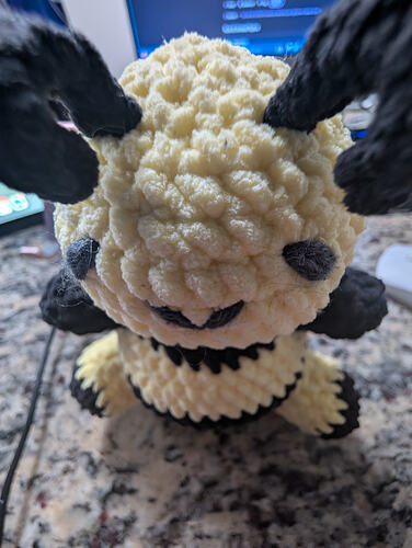 PXL_20251125_213516686