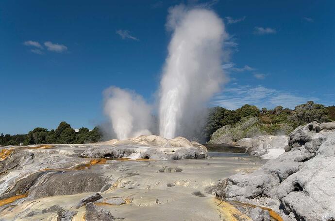 Geysers-area-Wai-O-Tapu-New-Zealand-Rotorua