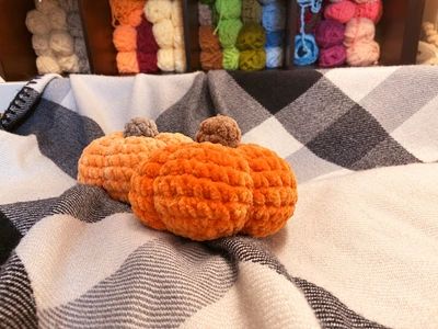 Mini no-sew pumpkin